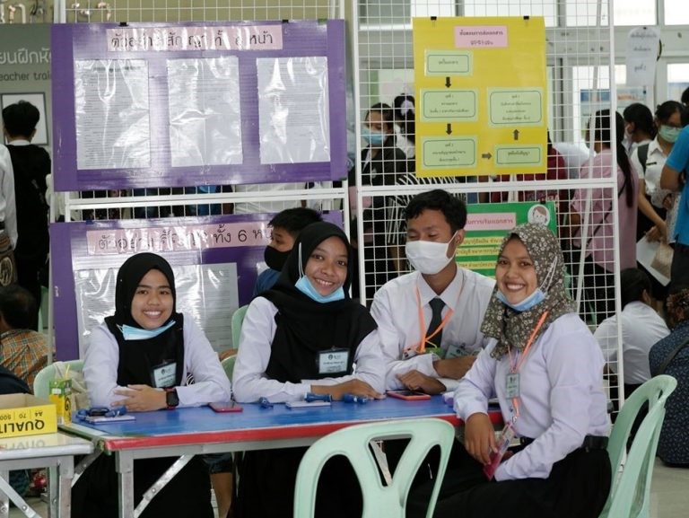 มรภ.พิบูลสงครามมอบโอกาสทางการศึกษาทุนอุดมศึกษาเพื่อการพัฒนาจังหวัดชายแดนภาคใต้